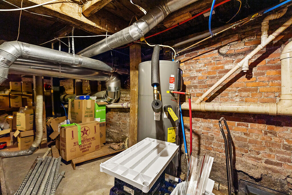 8 Commercial Street Property Photo 40