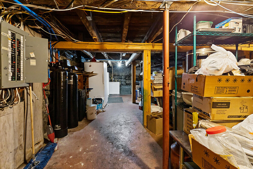 8 Commercial Street Property Photo 45