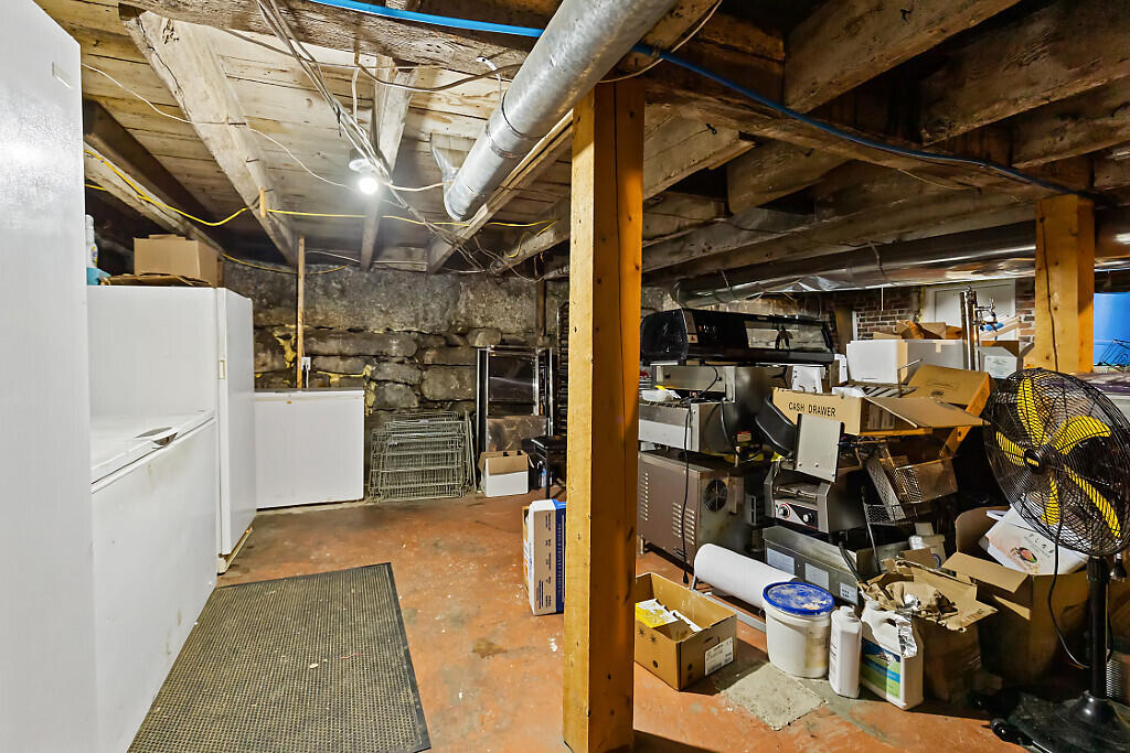 8 Commercial Street Property Photo 46