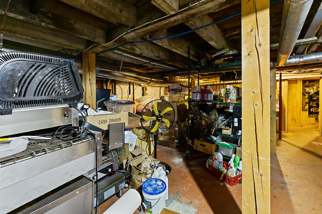8 Commercial Street Property Photo 47
