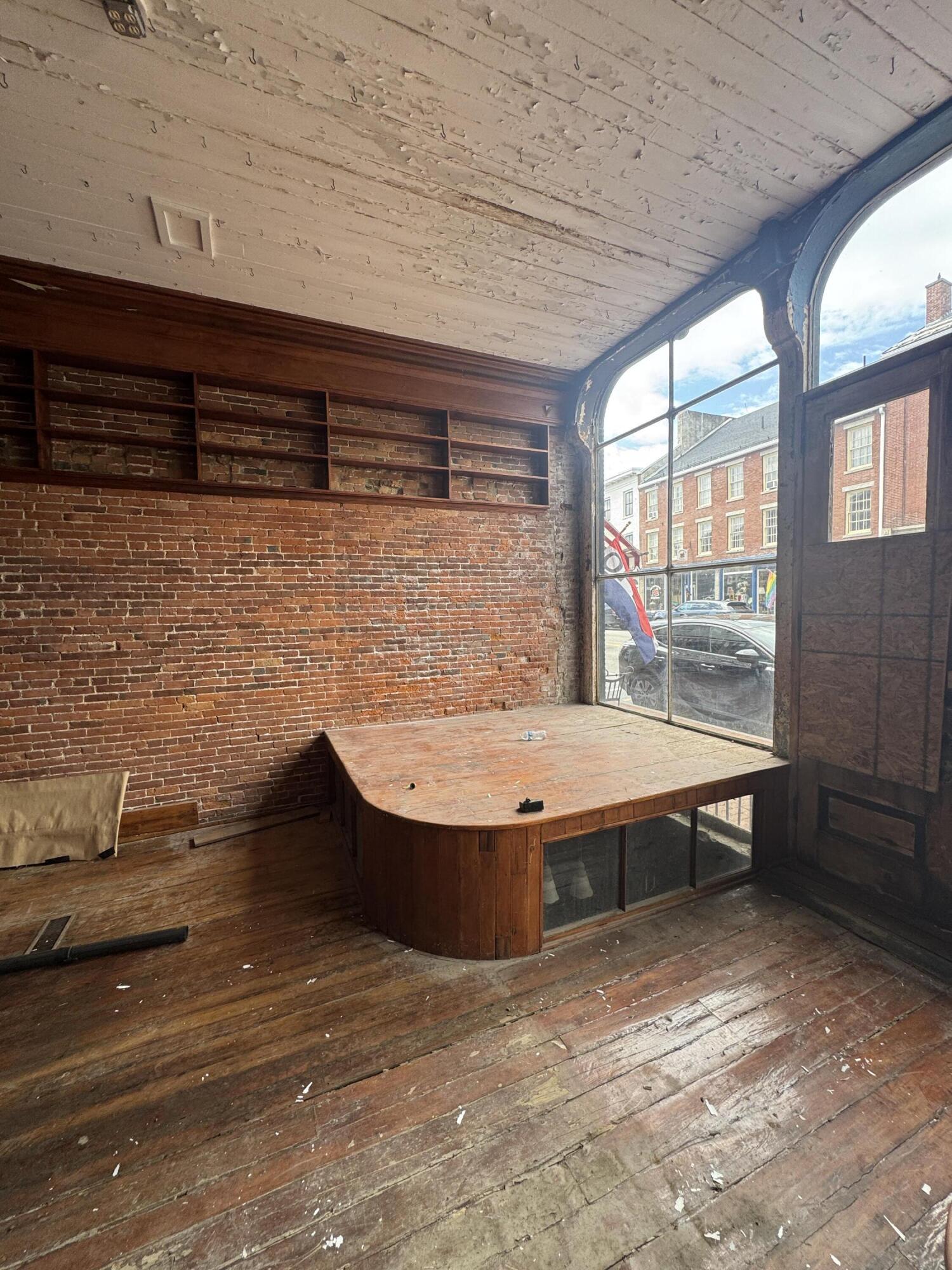 152-154 Water Street Property Photo 8