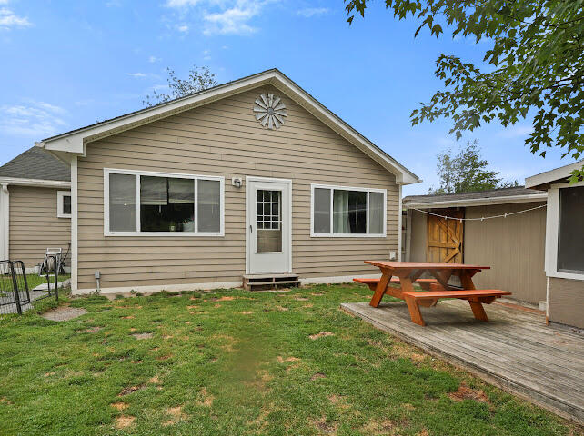 112 Dow Road Property Photo 5