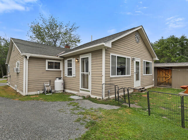 112 Dow Road Property Photo 6