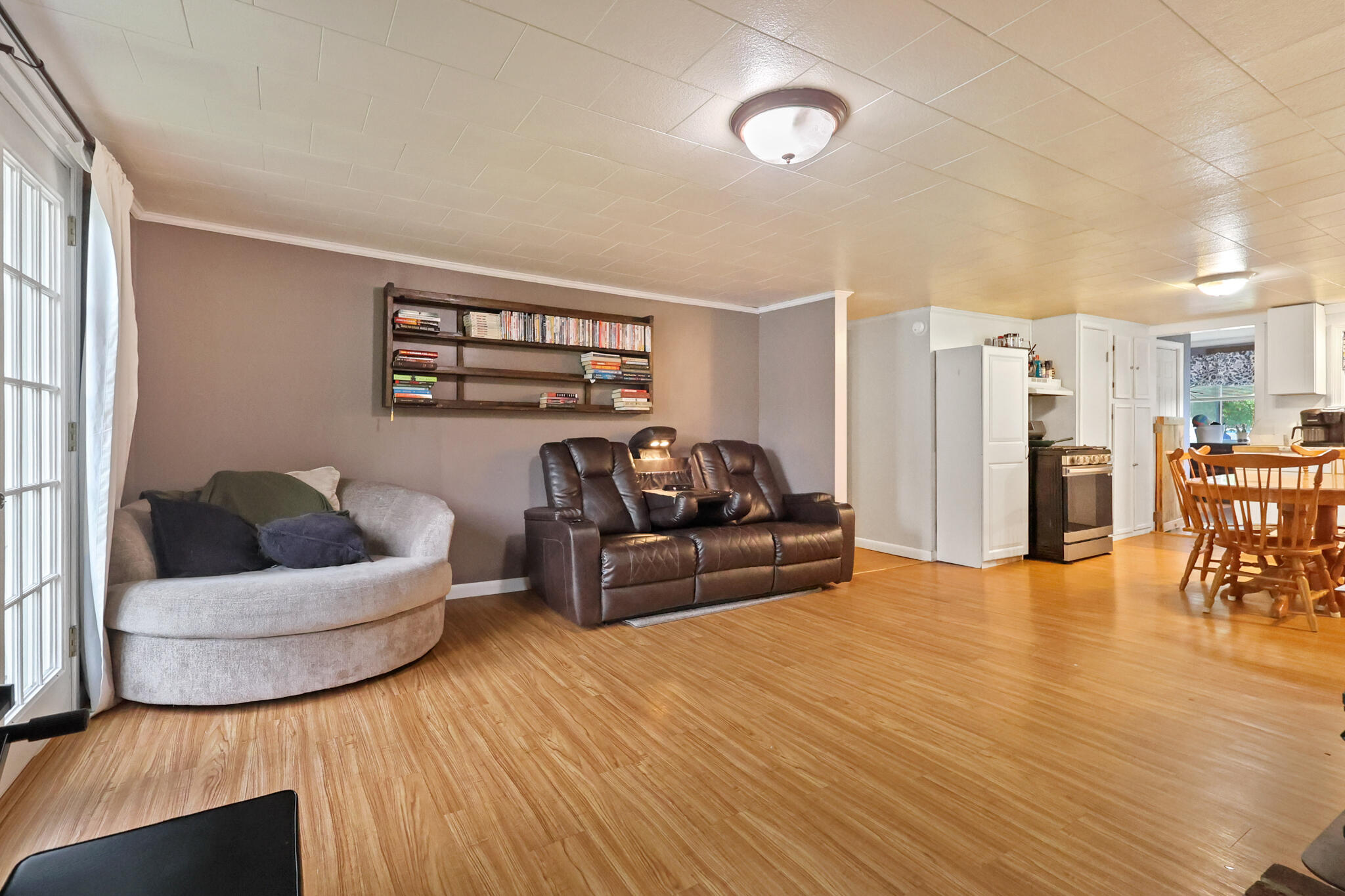 112 Dow Road Property Photo 15