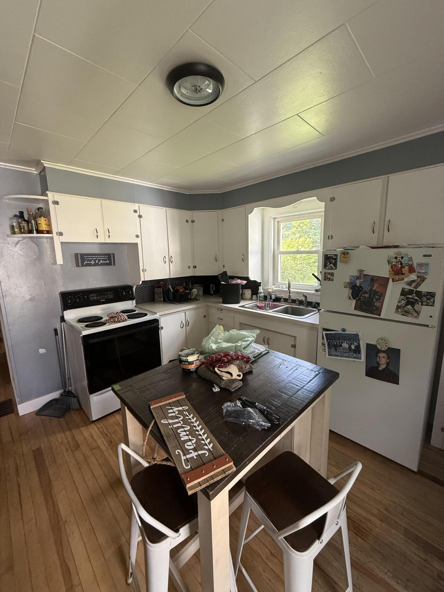 12 Lincoln Street Property Photo 5