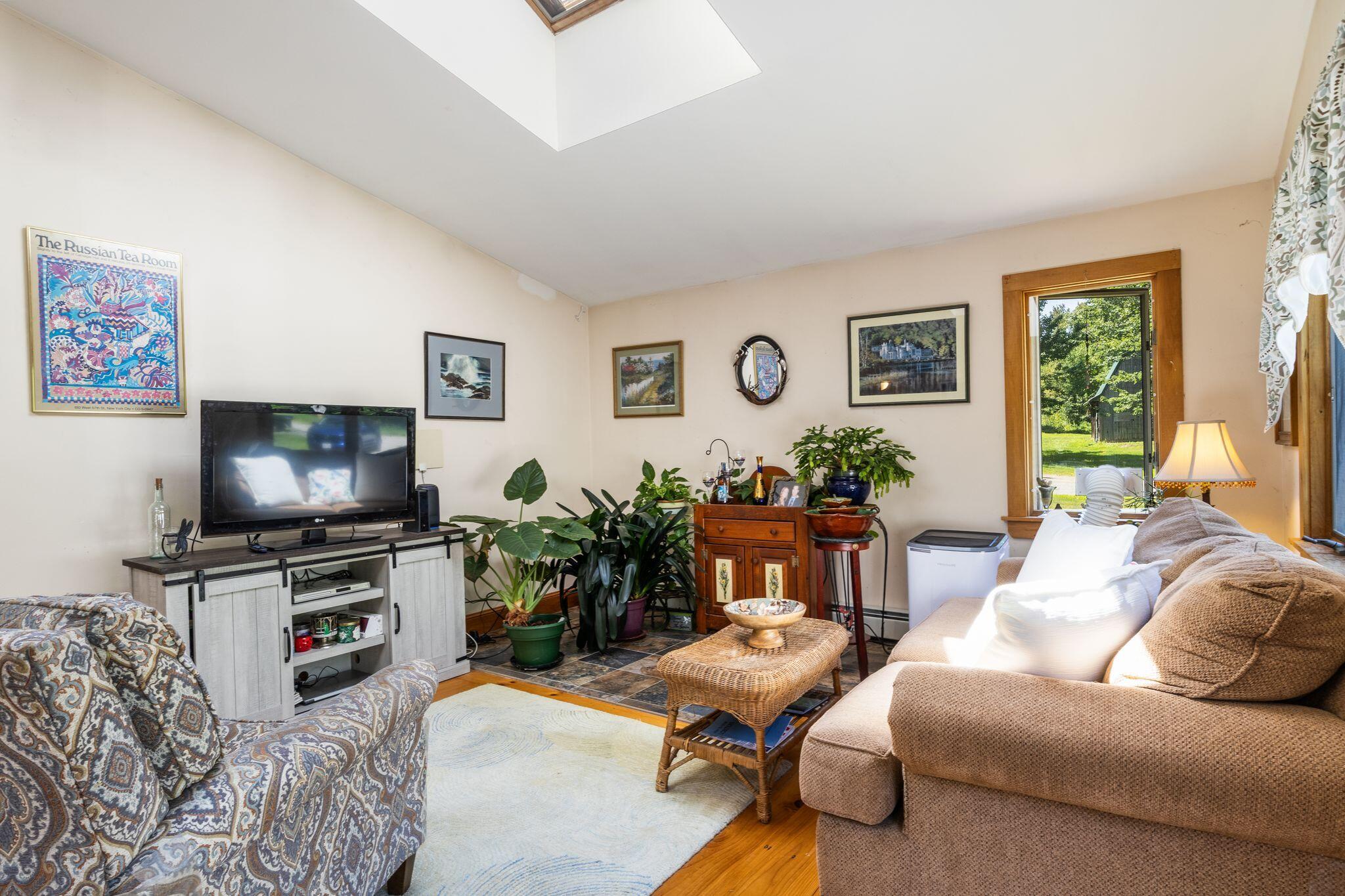 160 Oak Lane Property Photo 8