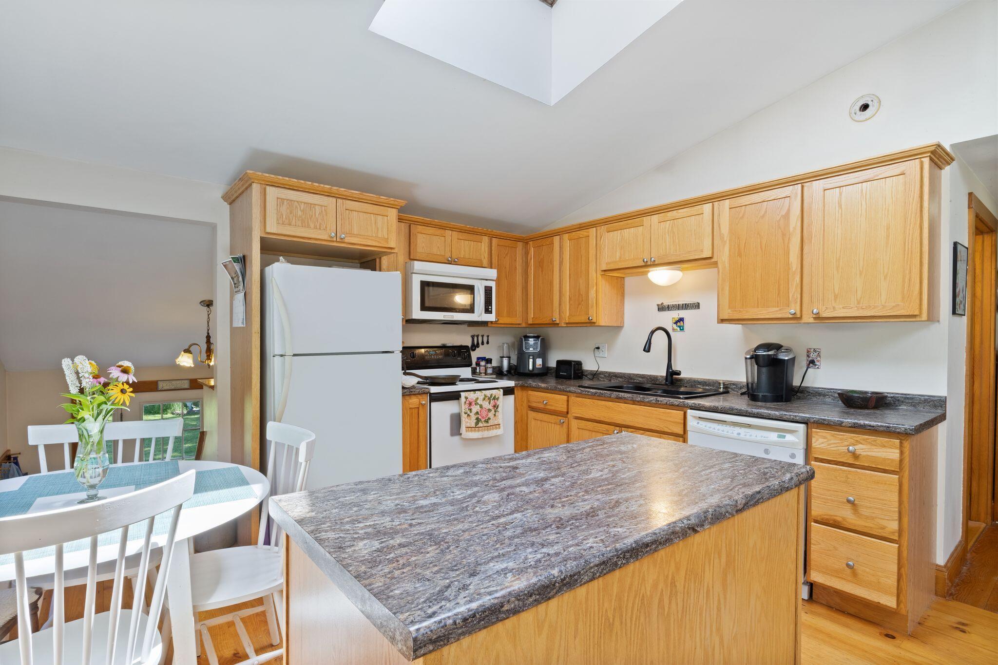 160 Oak Lane Property Photo 11