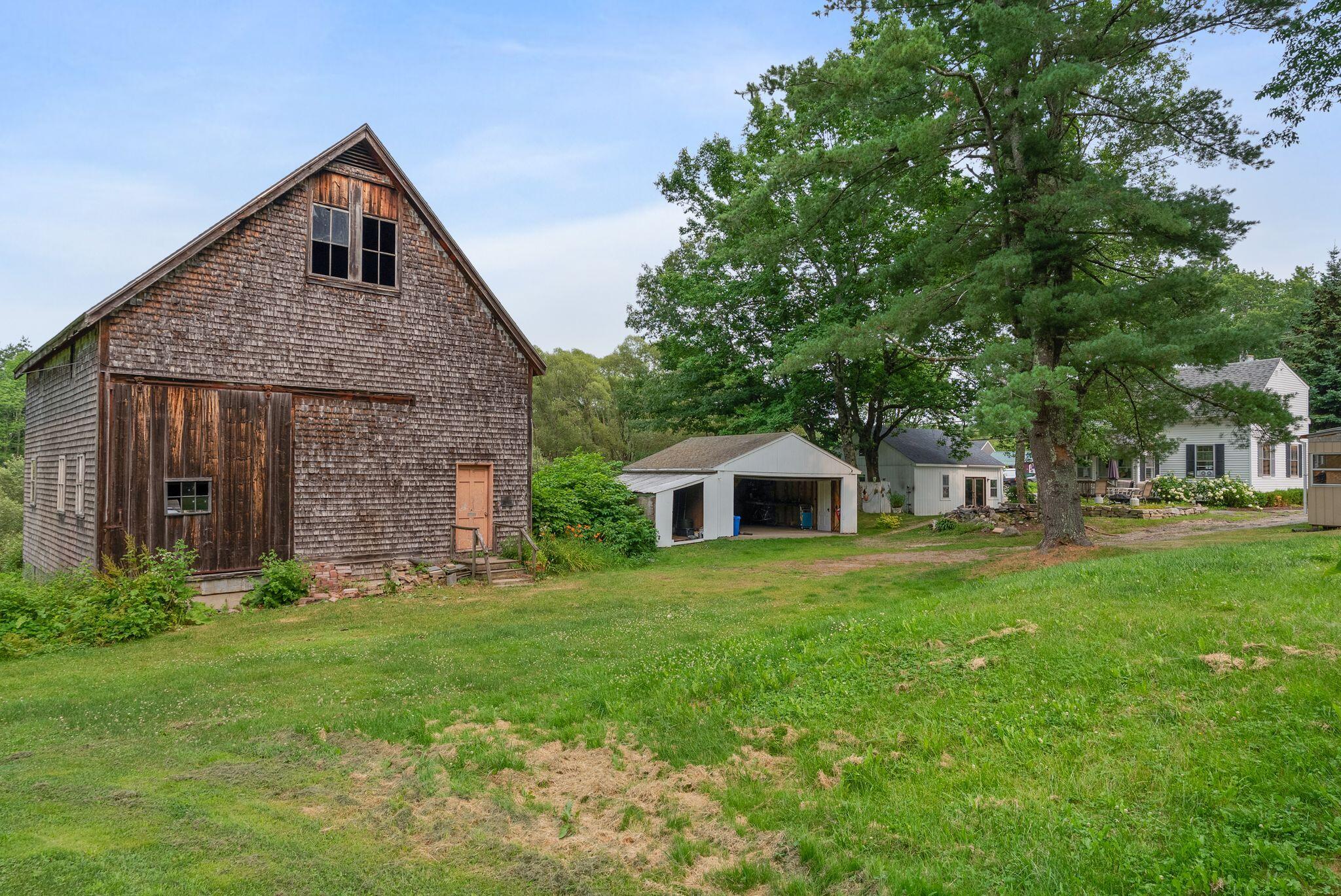 29 State Road Property Photo 33