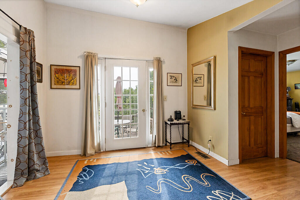 139 Riverside Road Property Photo 4