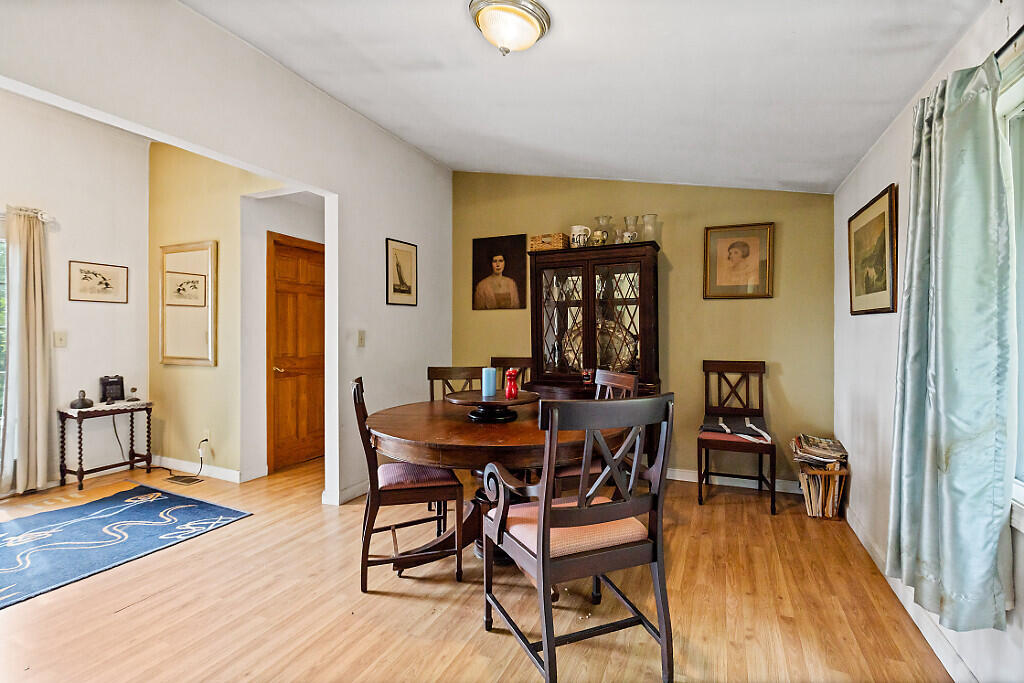 139 Riverside Road Property Photo 6