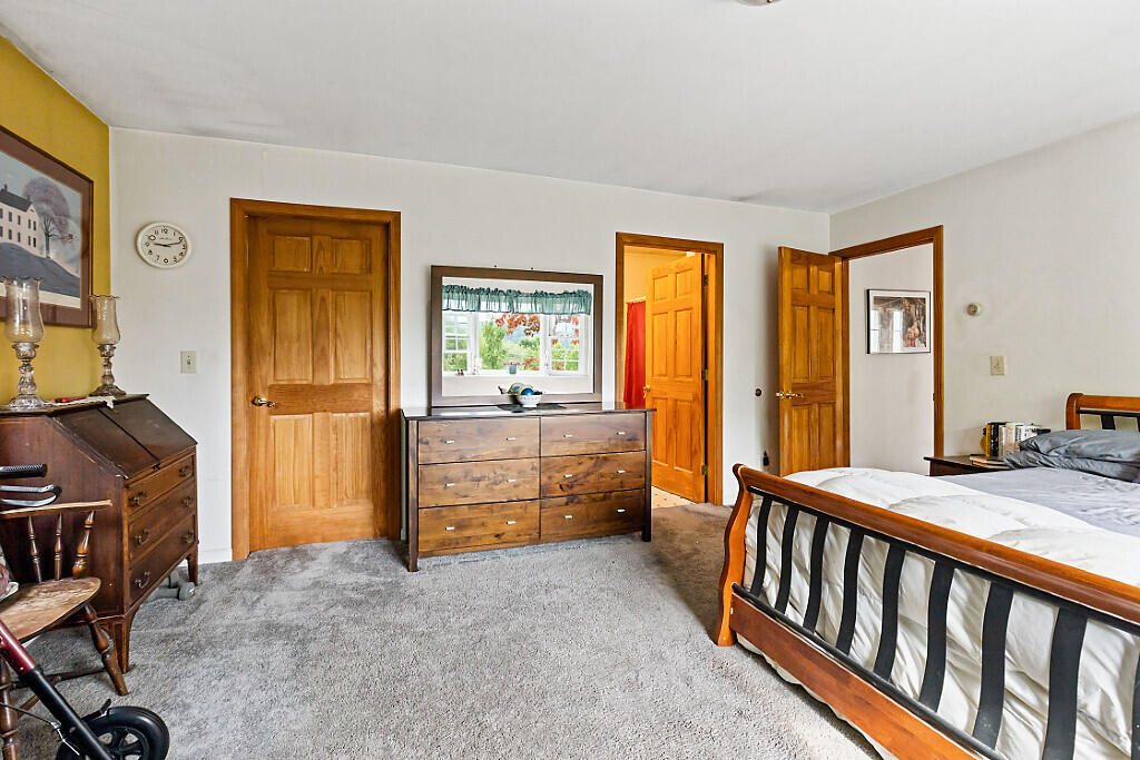 139 Riverside Road Property Photo 9