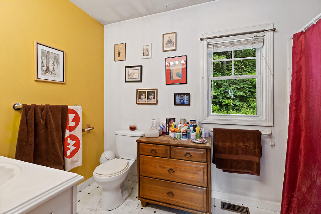 139 Riverside Road Property Photo 10