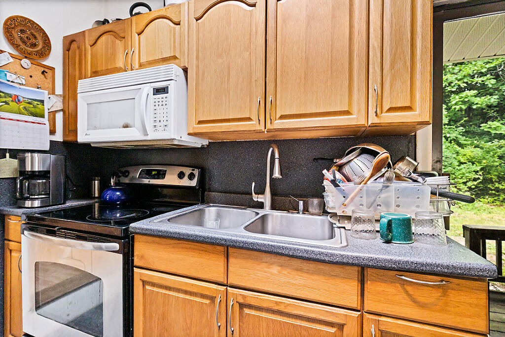 139 Riverside Road Property Photo 15
