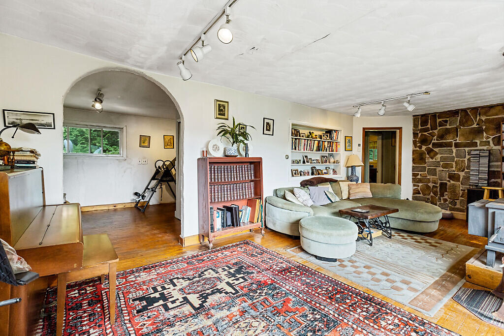 139 Riverside Road Property Photo 23