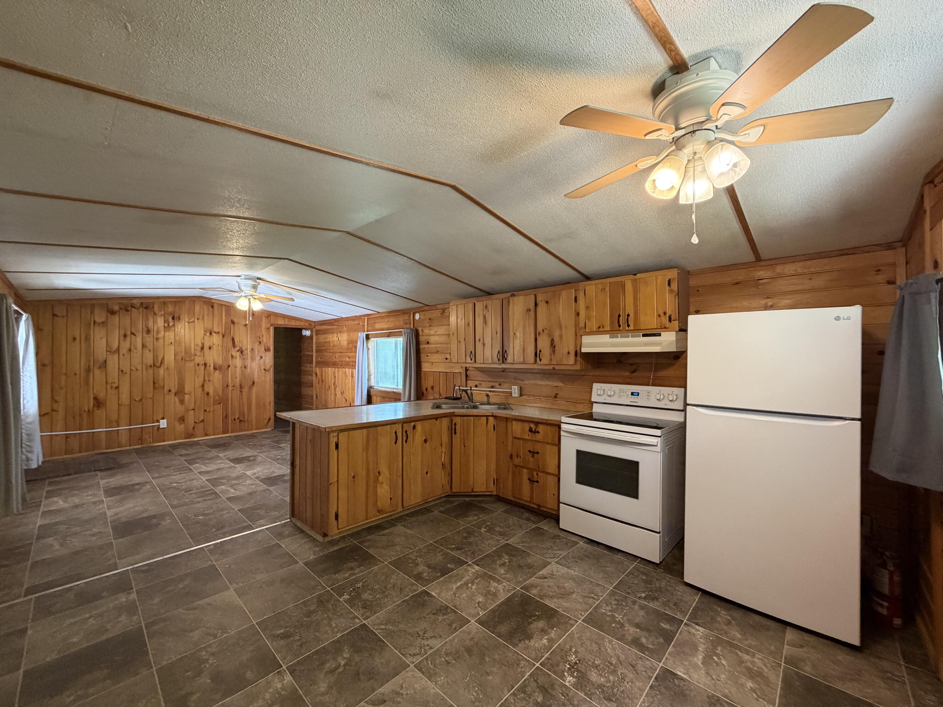16 Craig Lane Property Photo 8