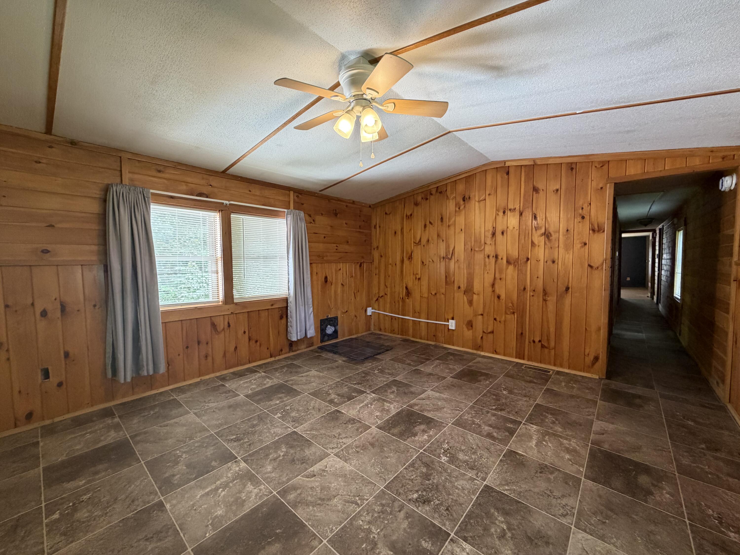 16 Craig Lane Property Photo 13
