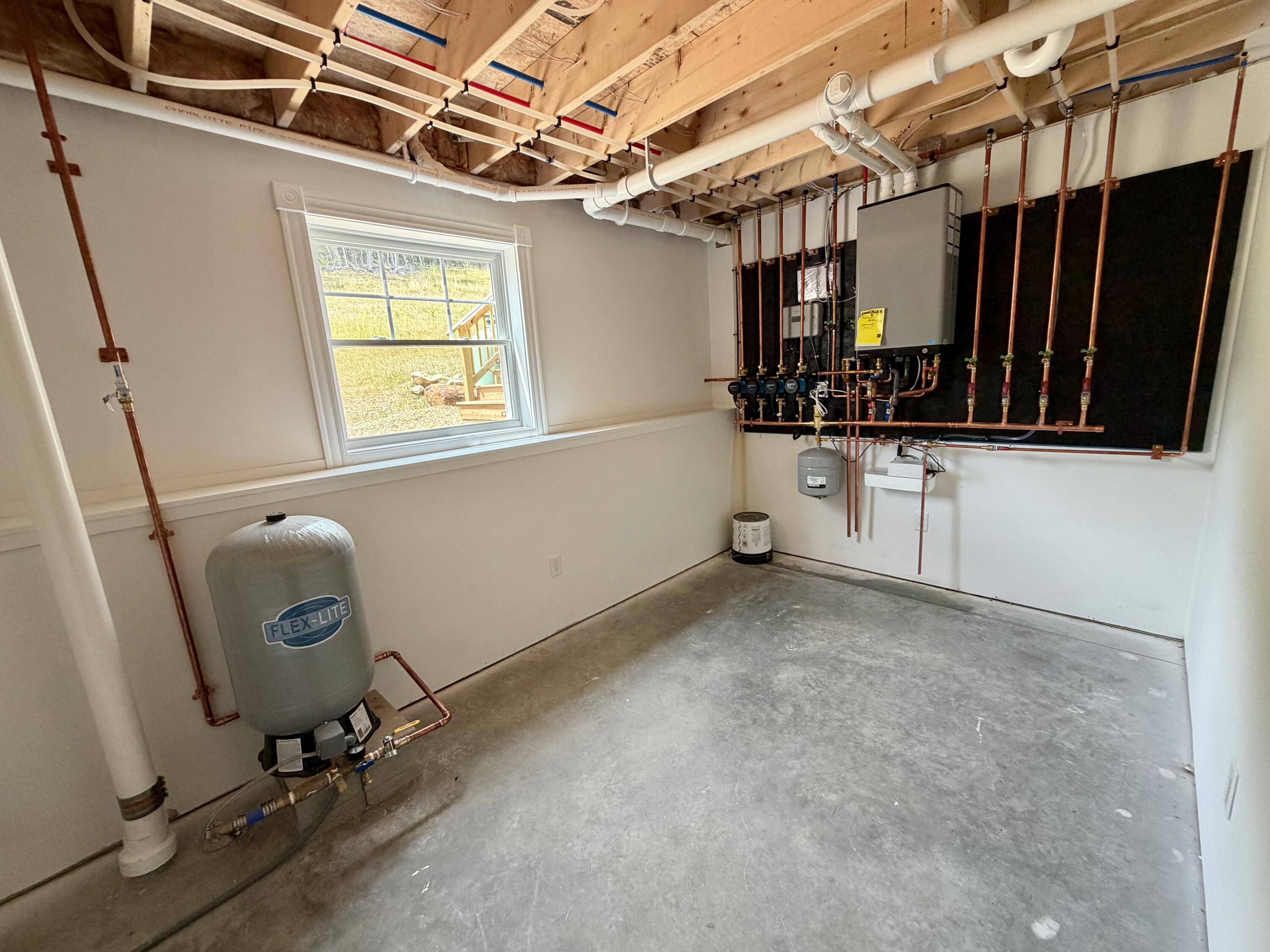 2 Roger's Way Property Photo 44
