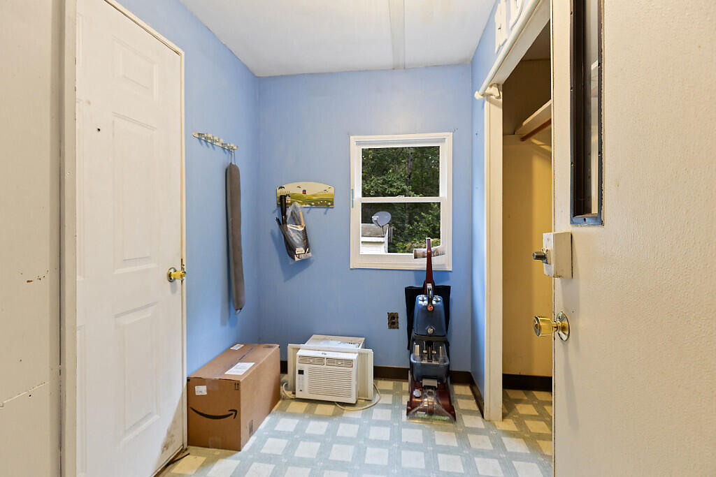 275 Langdon Road Property Photo 27