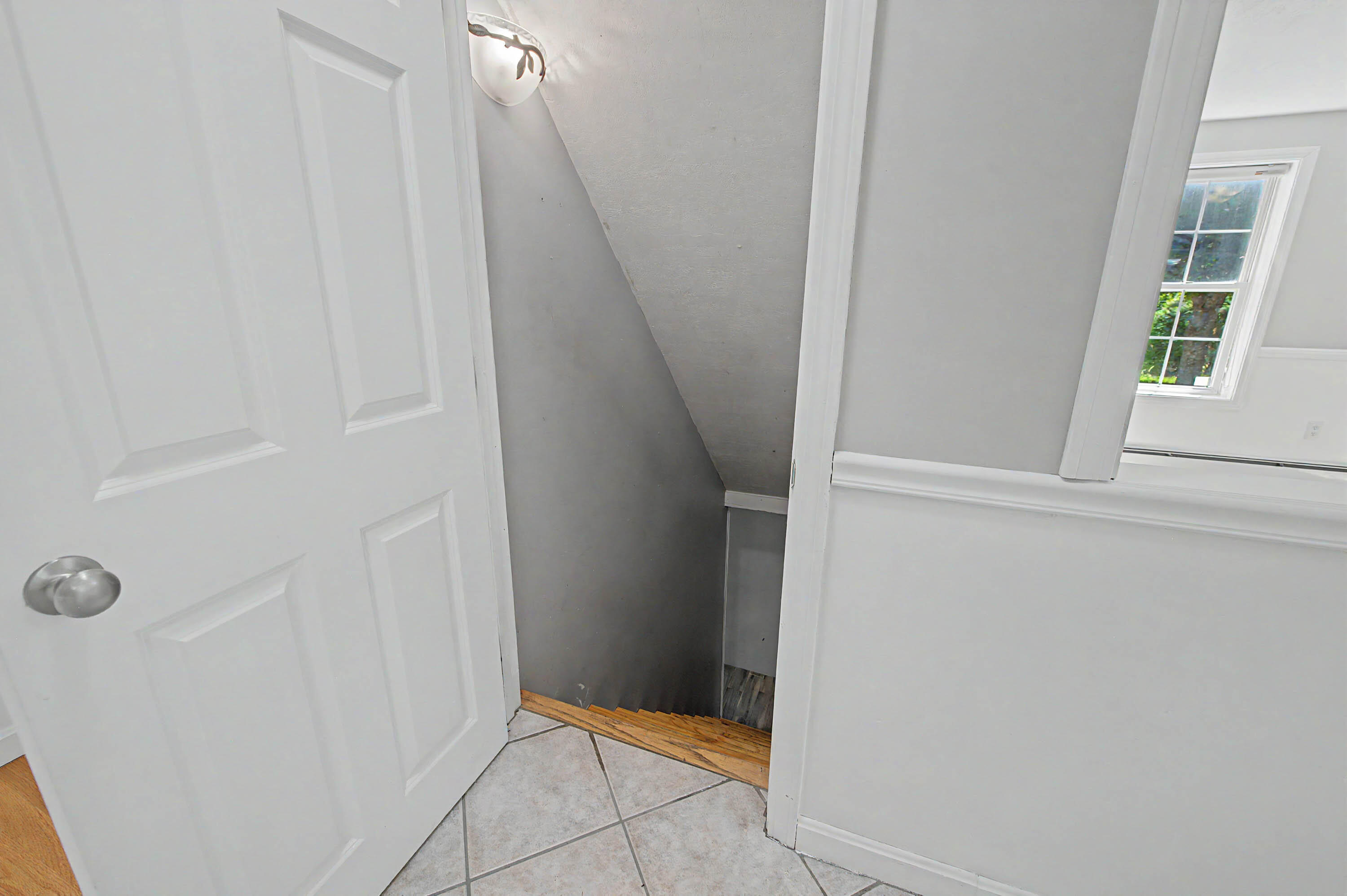 9 Monroe Drive Property Photo 8