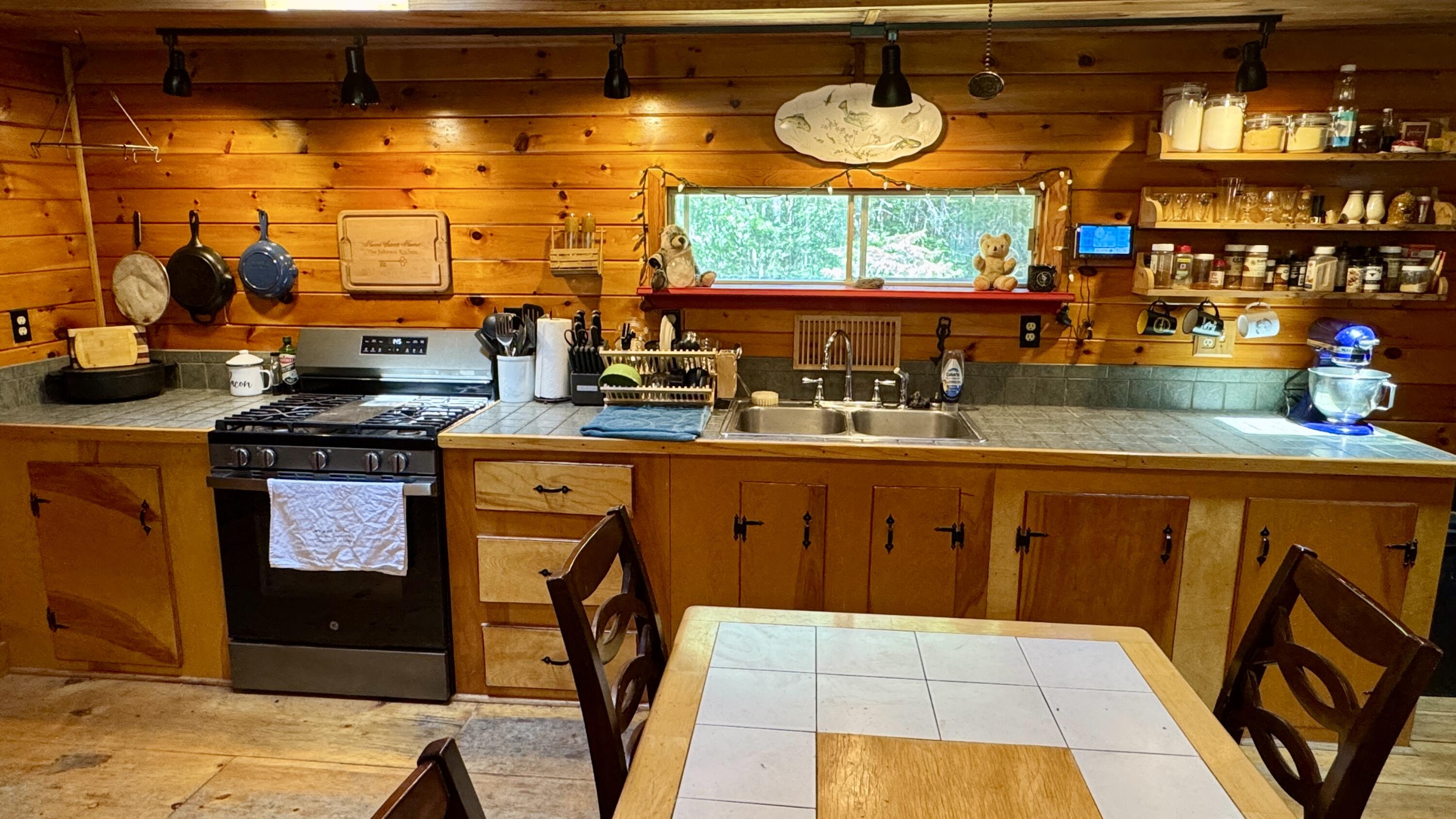 539 King Street Property Photo 17