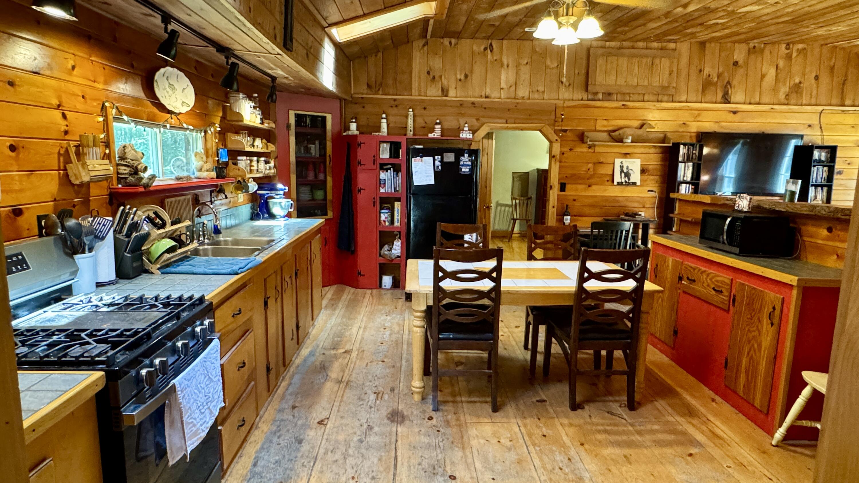 539 King Street Property Photo 20