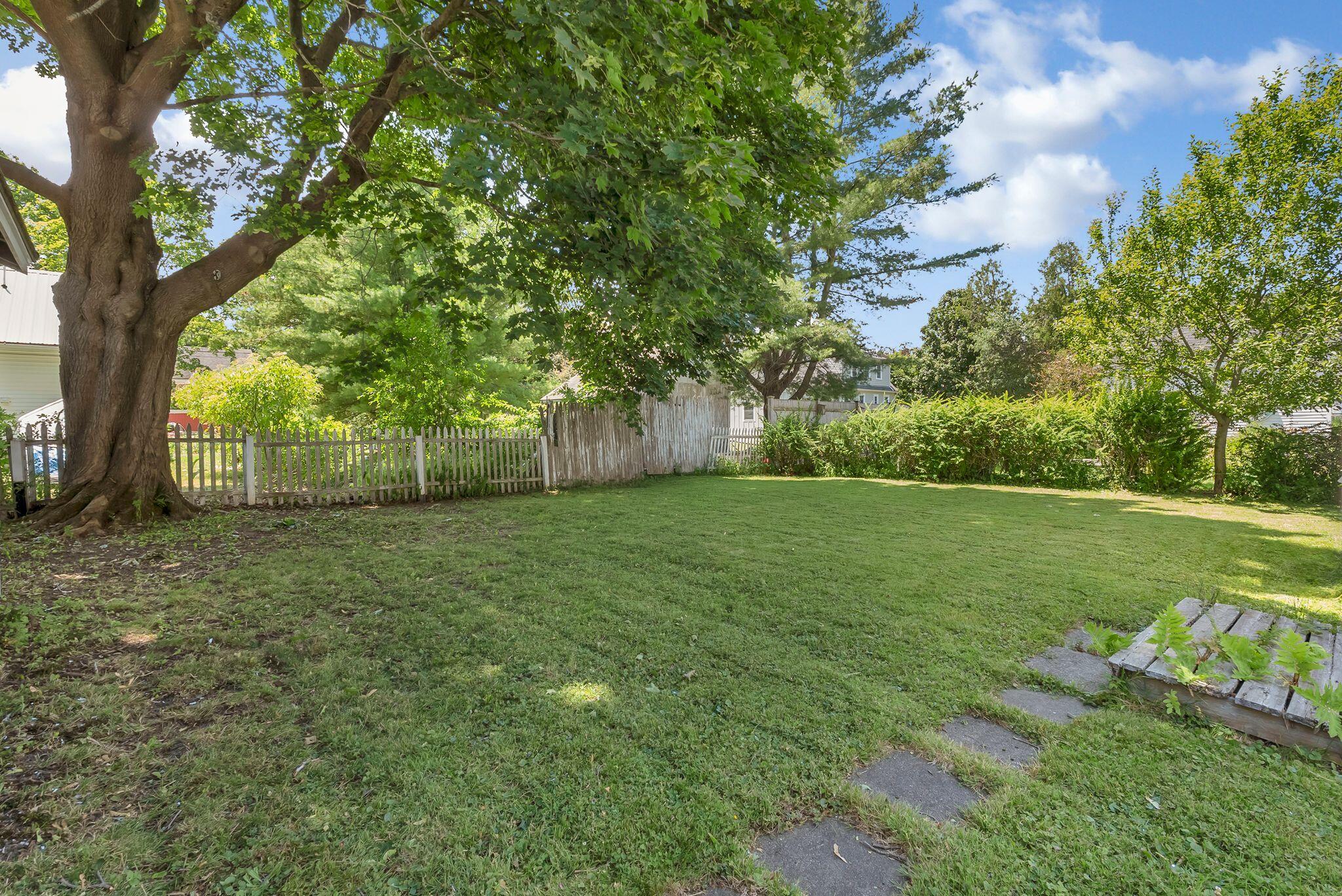 60 Willow Street Property Photo 9