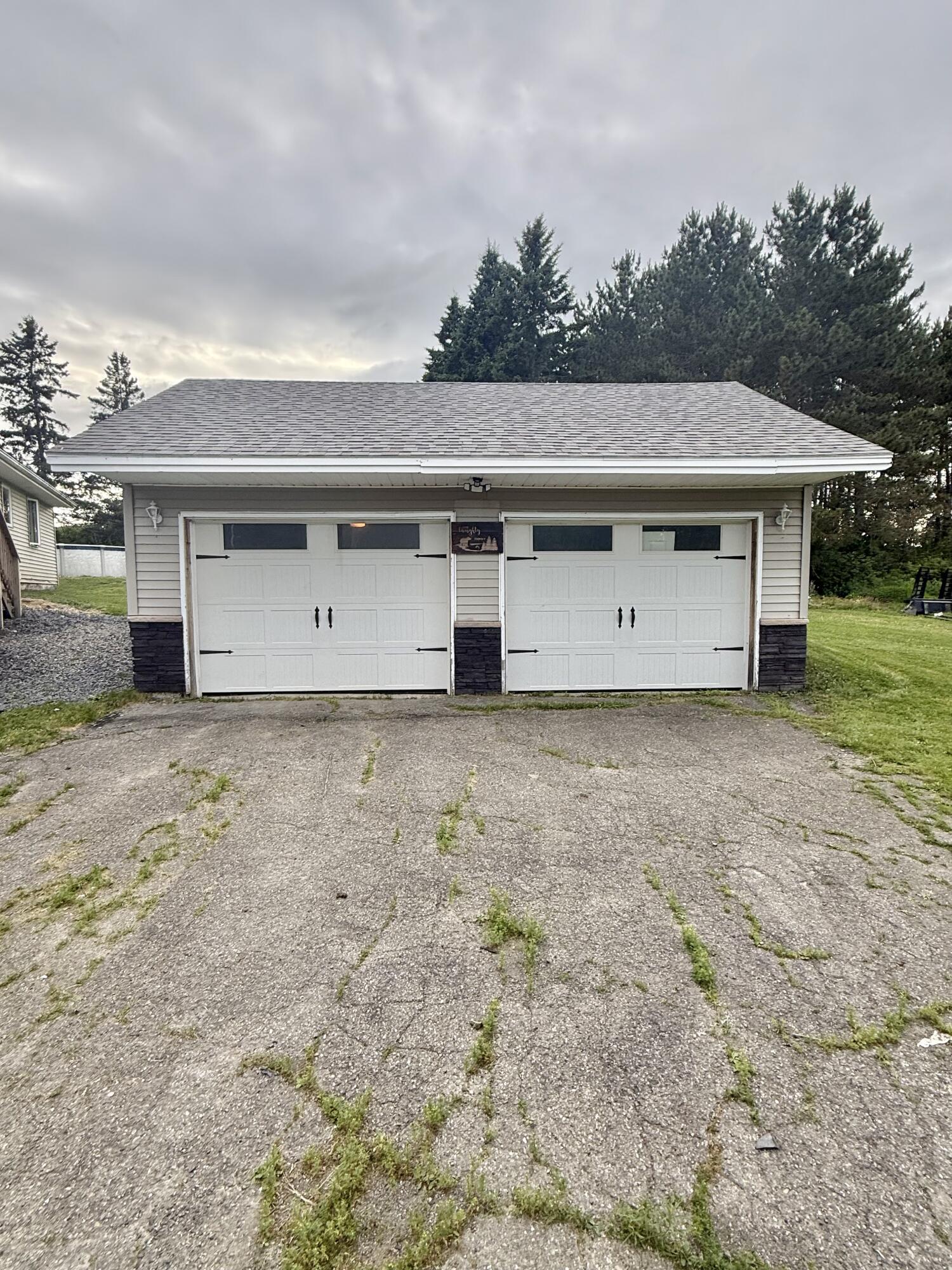 8 Caron Road Property Photo 15