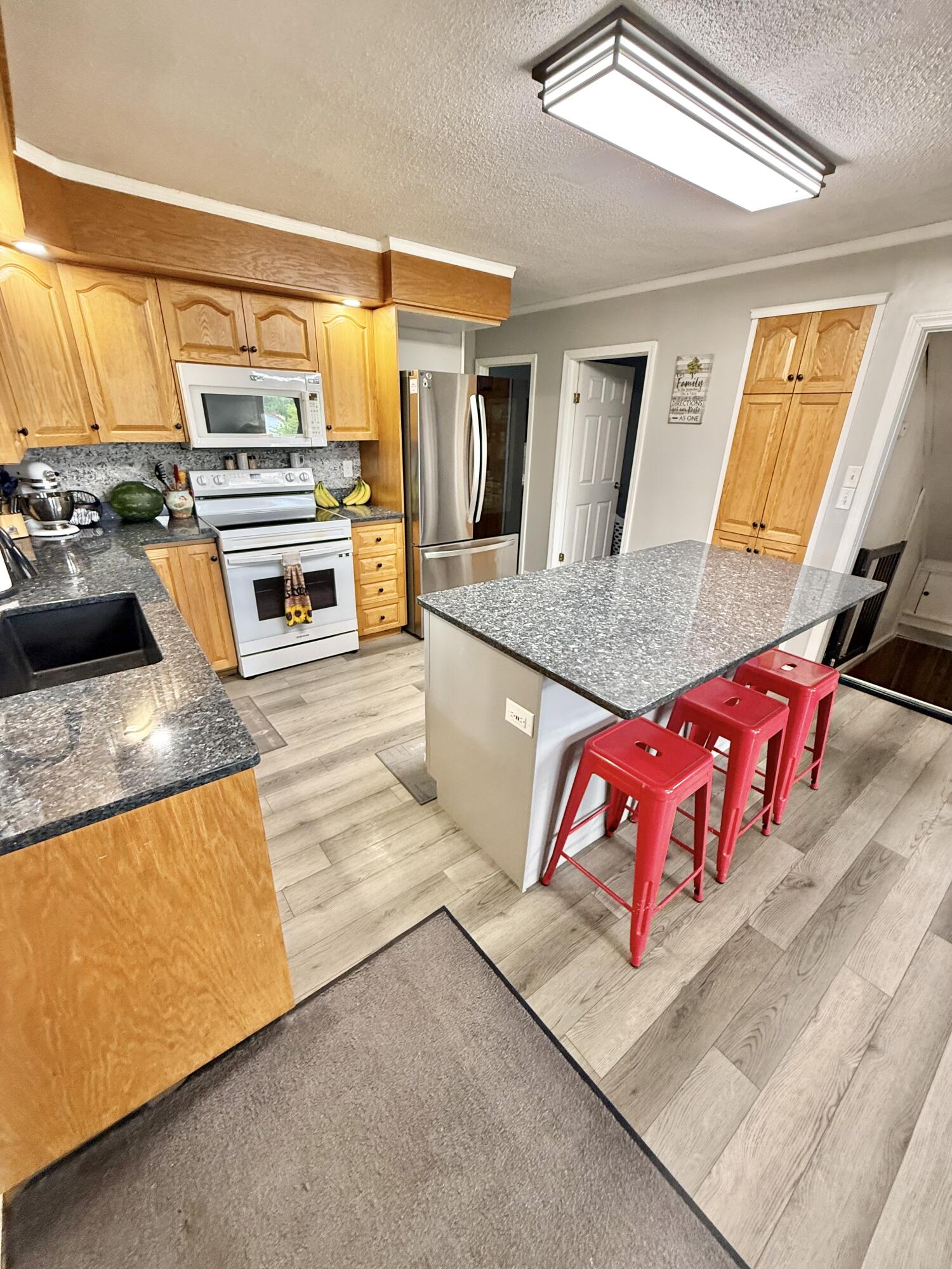 8 Caron Road Property Photo 27