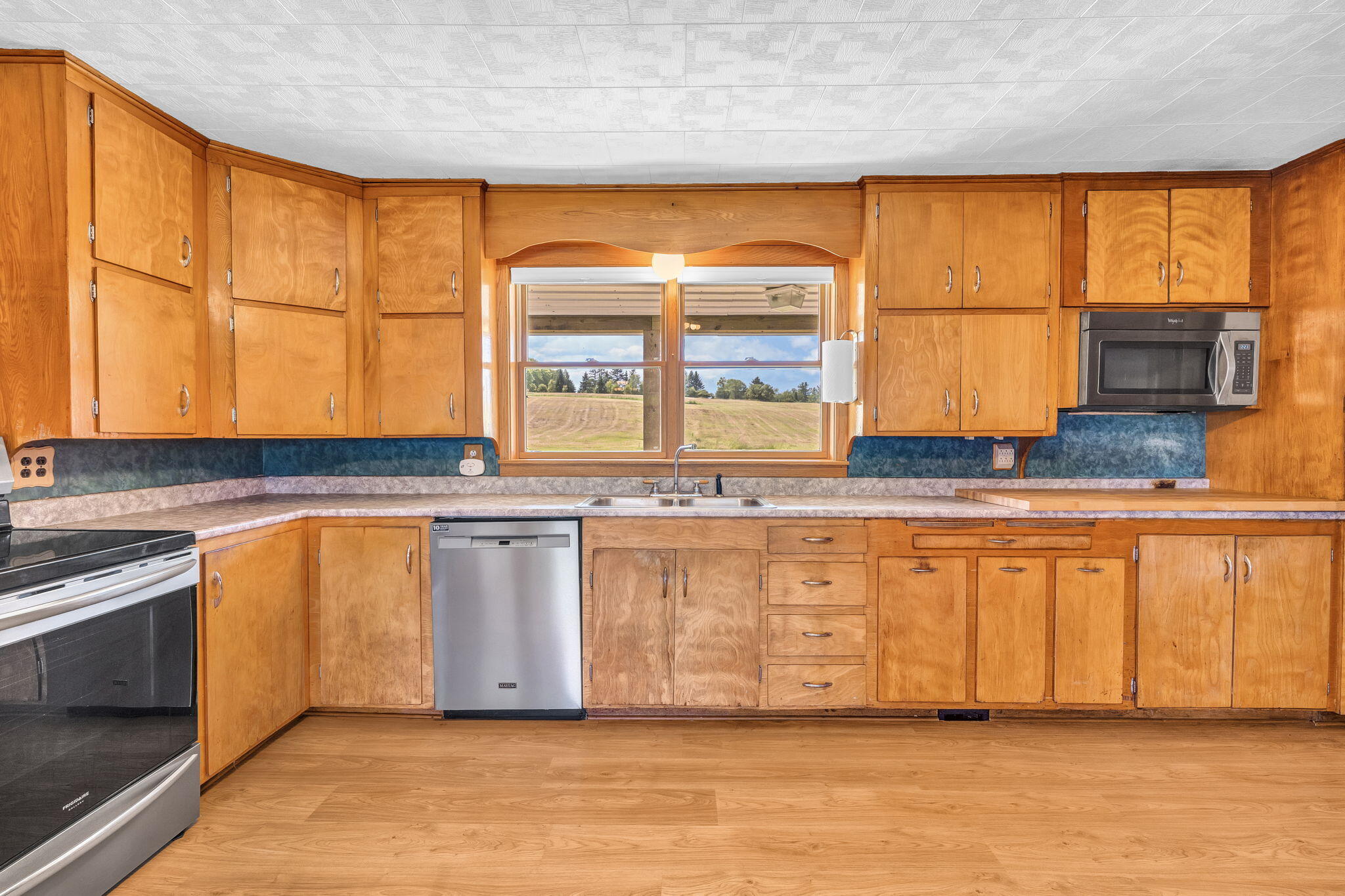 383 Benedicta Road Property Photo 10