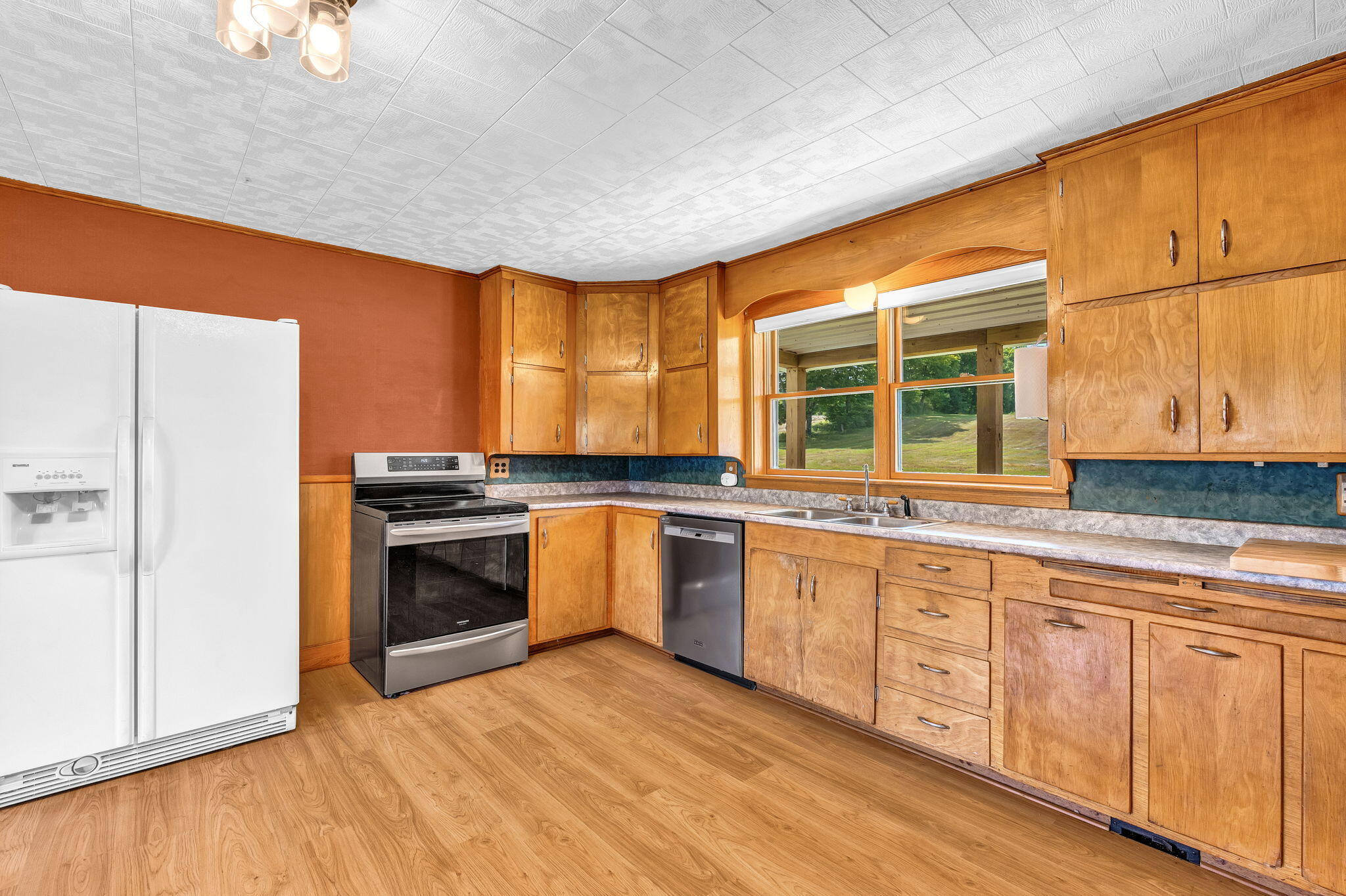 383 Benedicta Road Property Photo 12