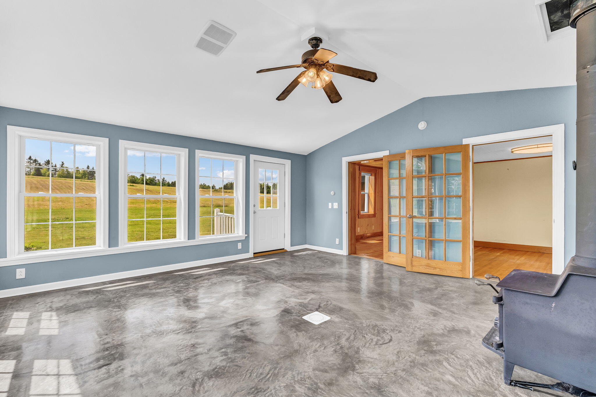 383 Benedicta Road Property Photo 28