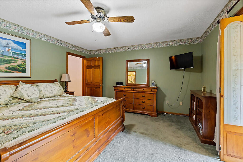 26 S Reynolds Road Property Photo 32