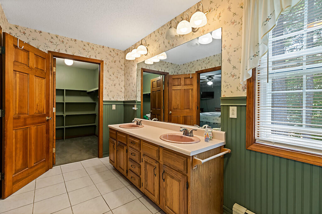 26 S Reynolds Road Property Photo 37