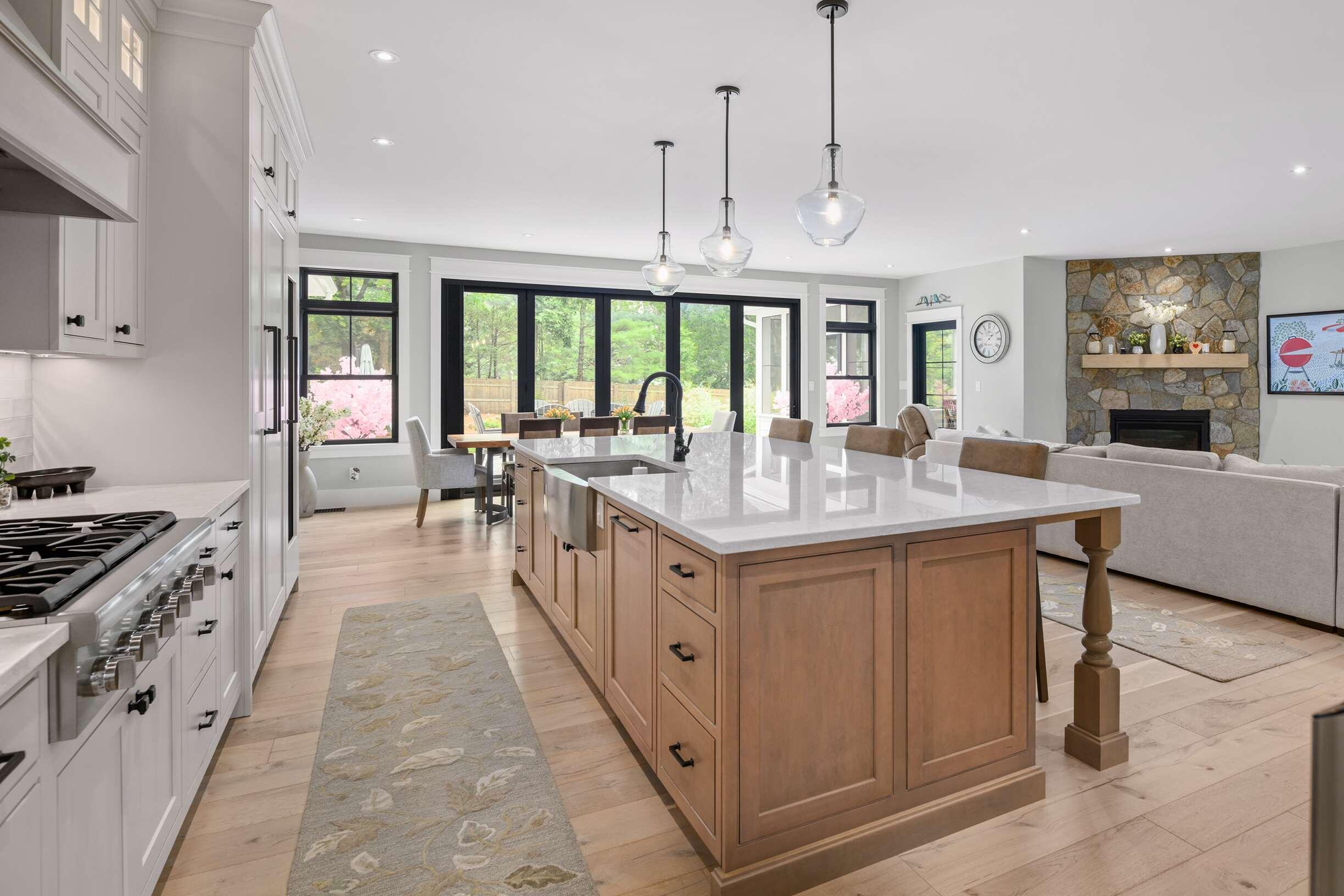 565 York Street Property Photo 16