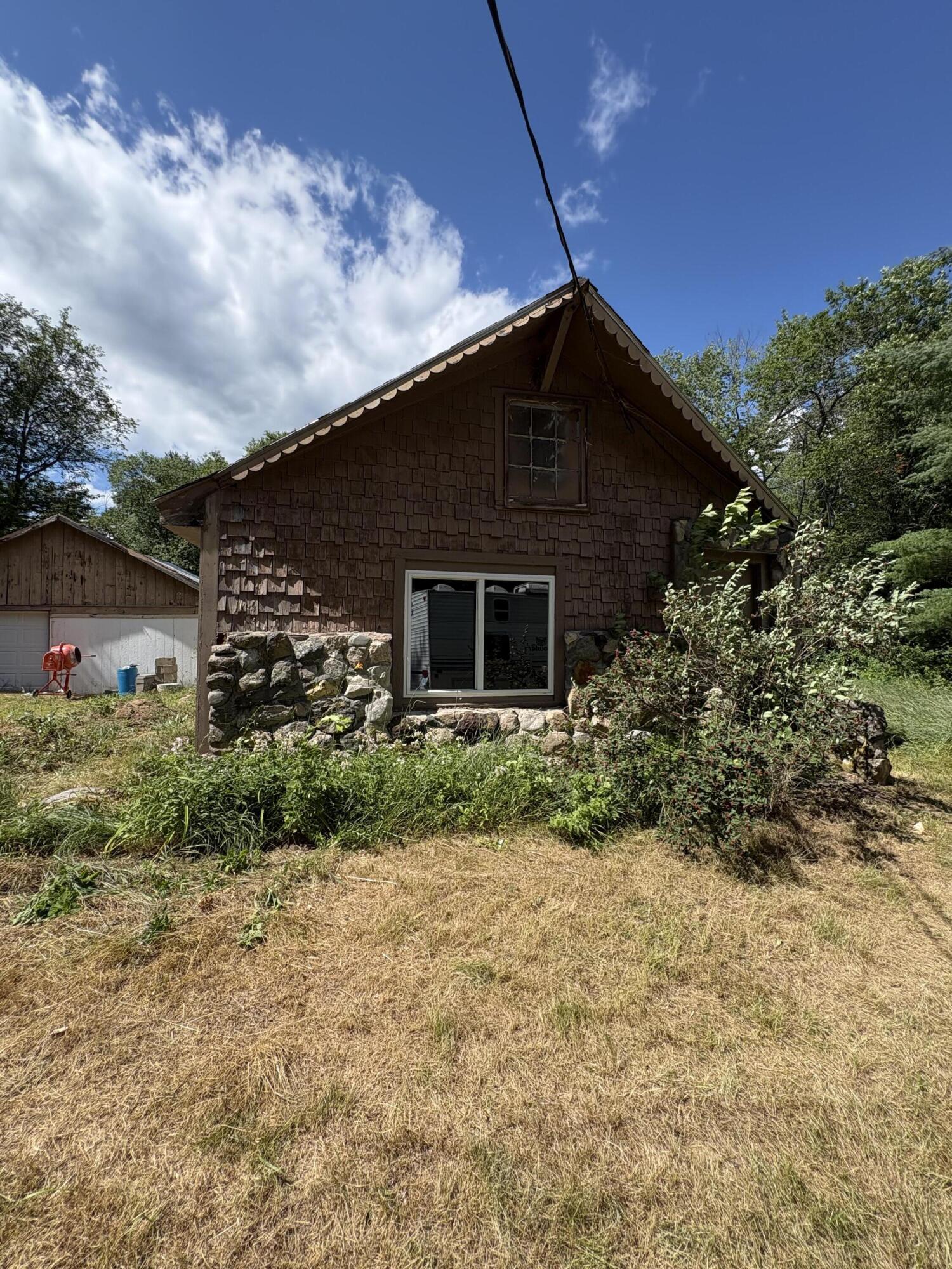 9 Dadmun Drive Property Photo 3