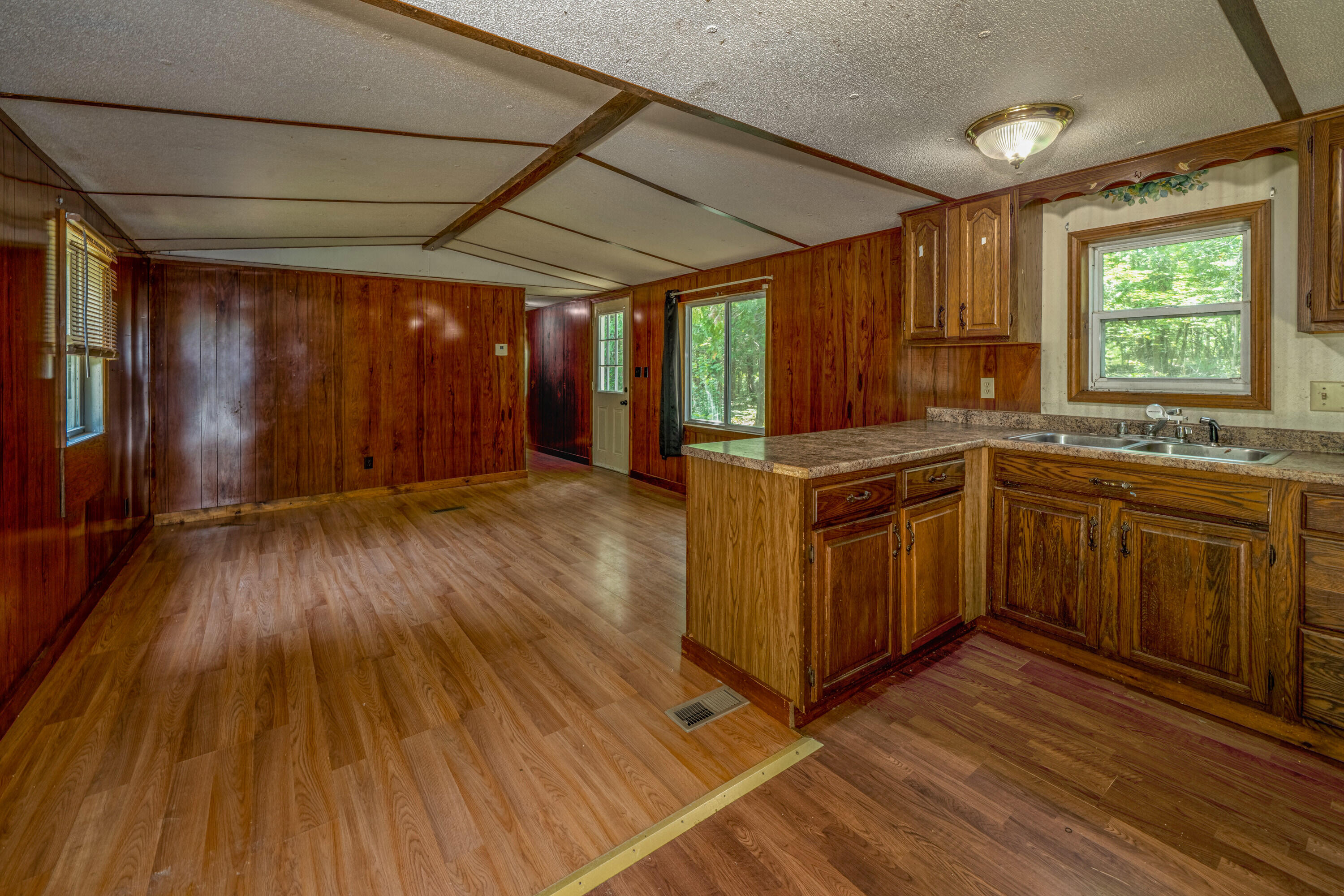 195 Barker Road Property Photo 9