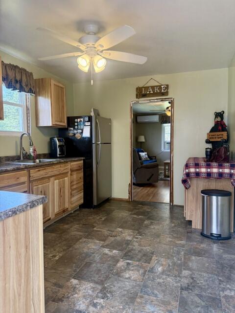 655 Main Street Property Photo 4