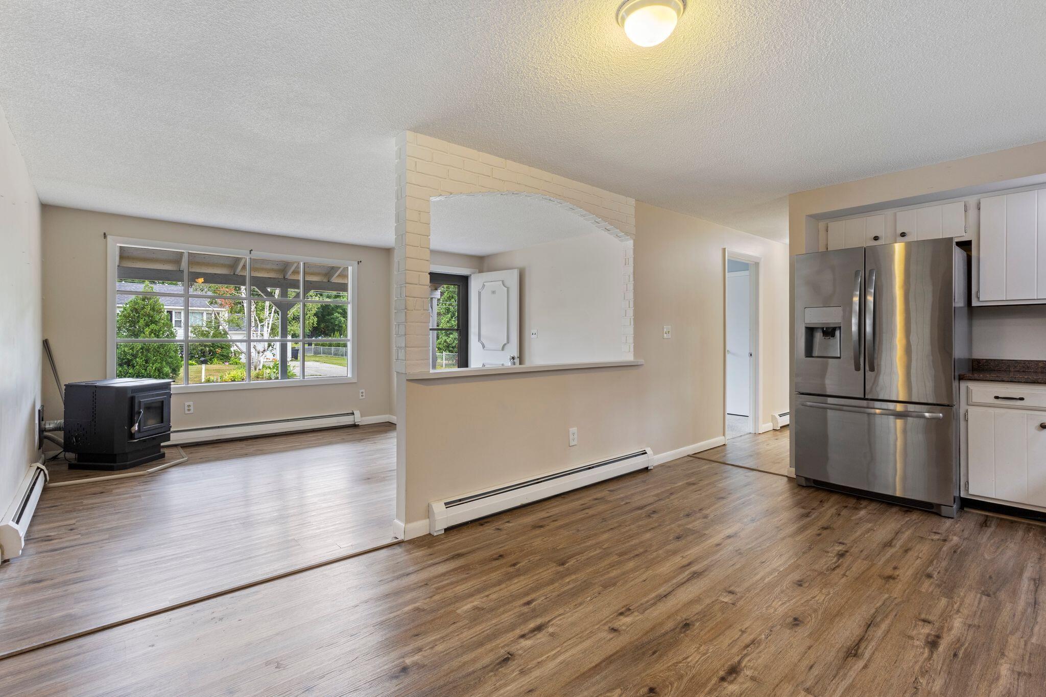8 Elaine Drive Property Photo 7