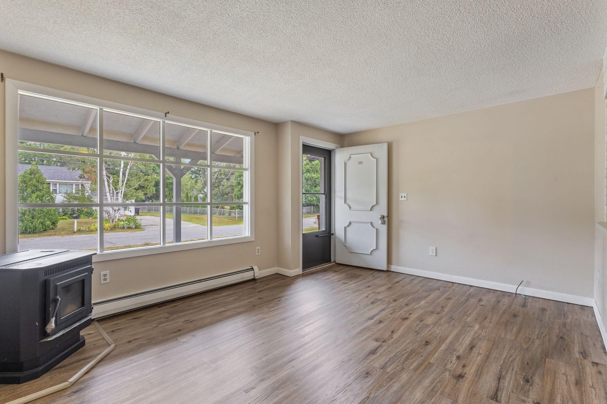 8 Elaine Drive Property Photo 10
