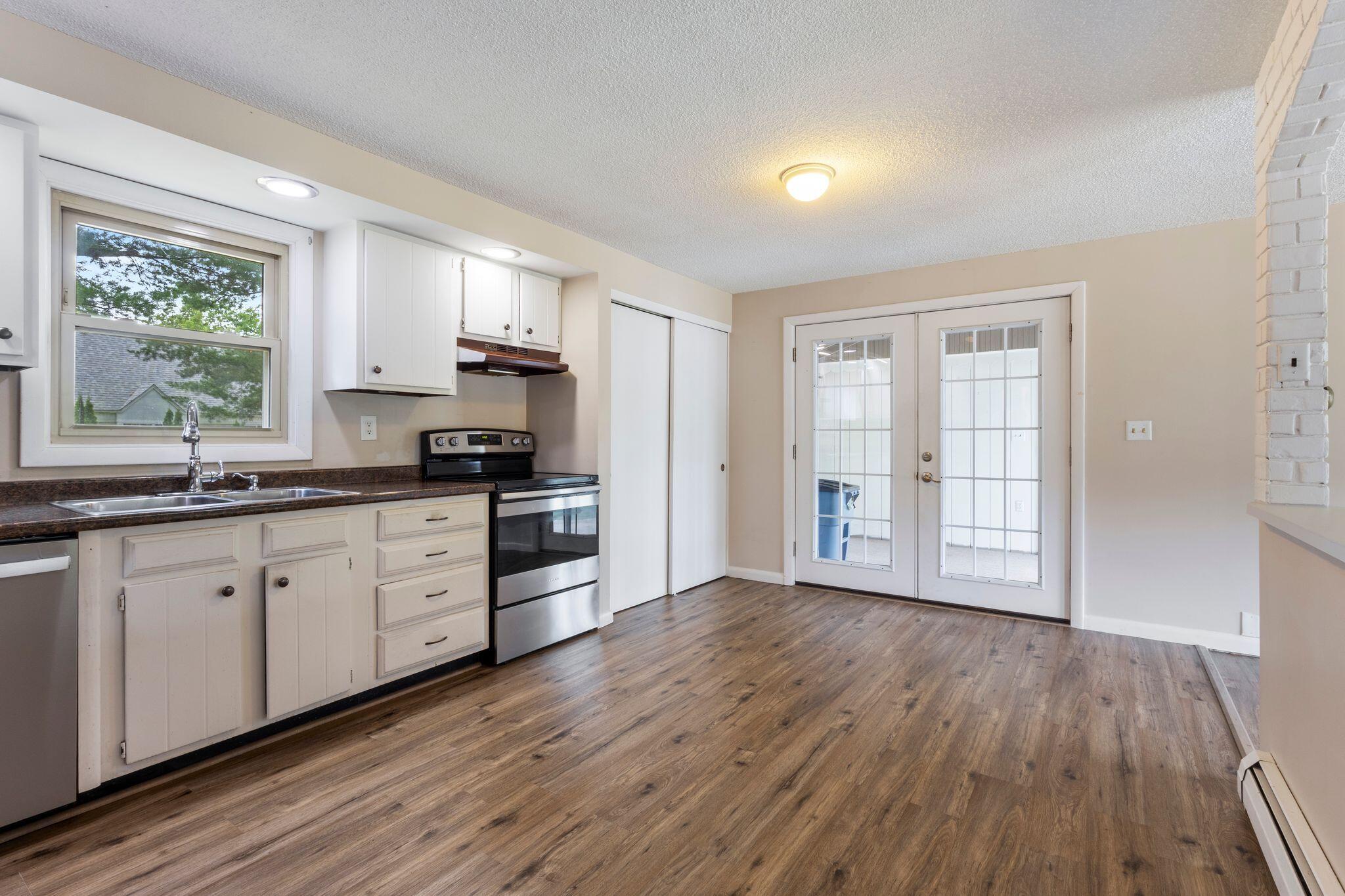 8 Elaine Drive Property Photo 12