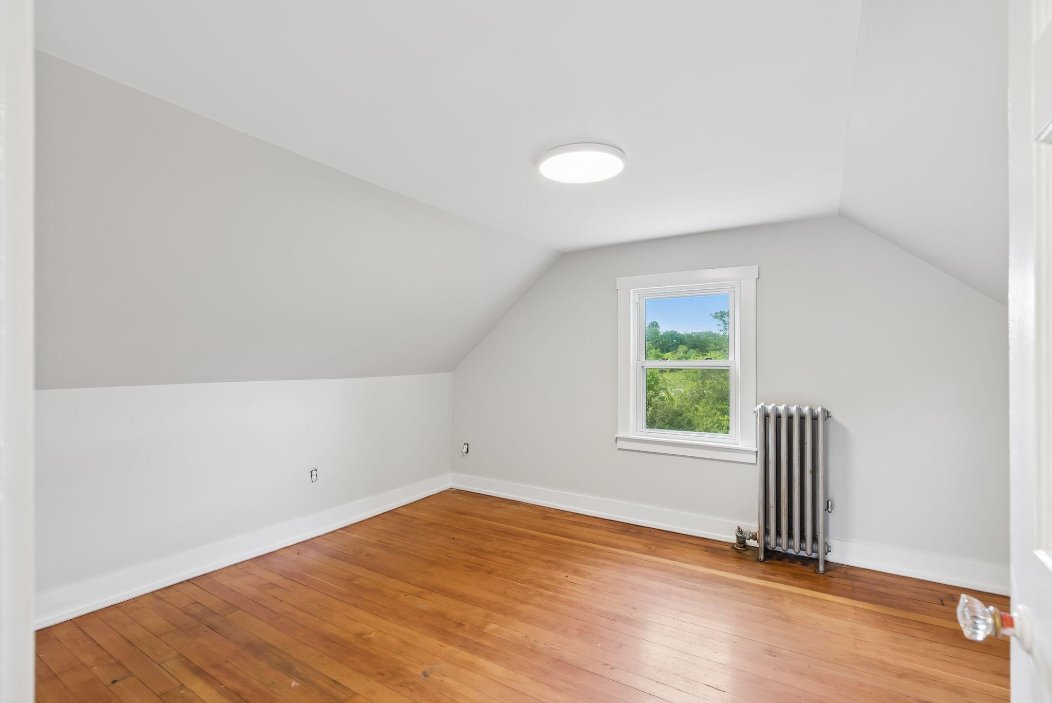 19 Fairlawn Avenue Property Photo 19