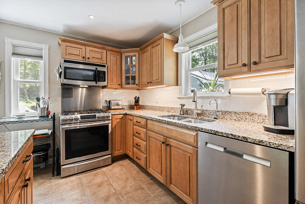 48 Sanford Road Property Photo 11