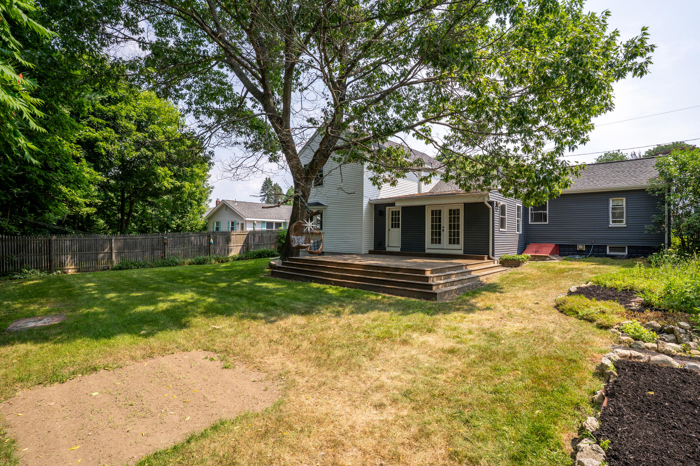 23 Spring Street Property Photo 13