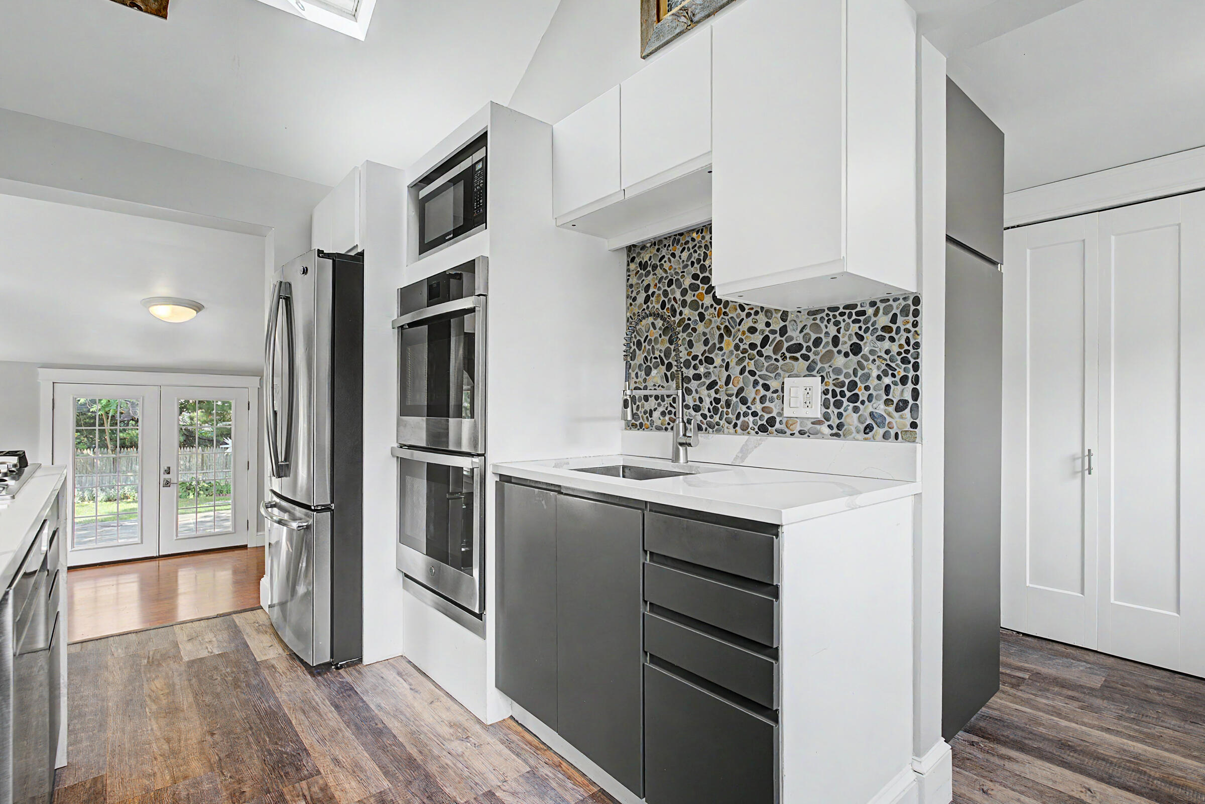 23 Spring Street Property Photo 34