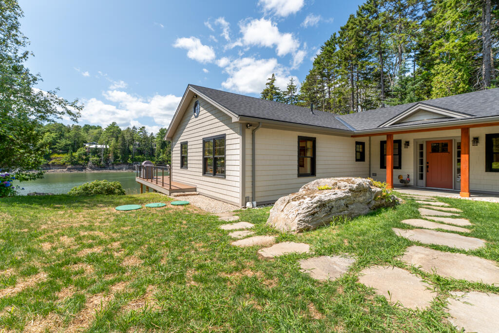 22 Little Crow Point Property Photo 1
