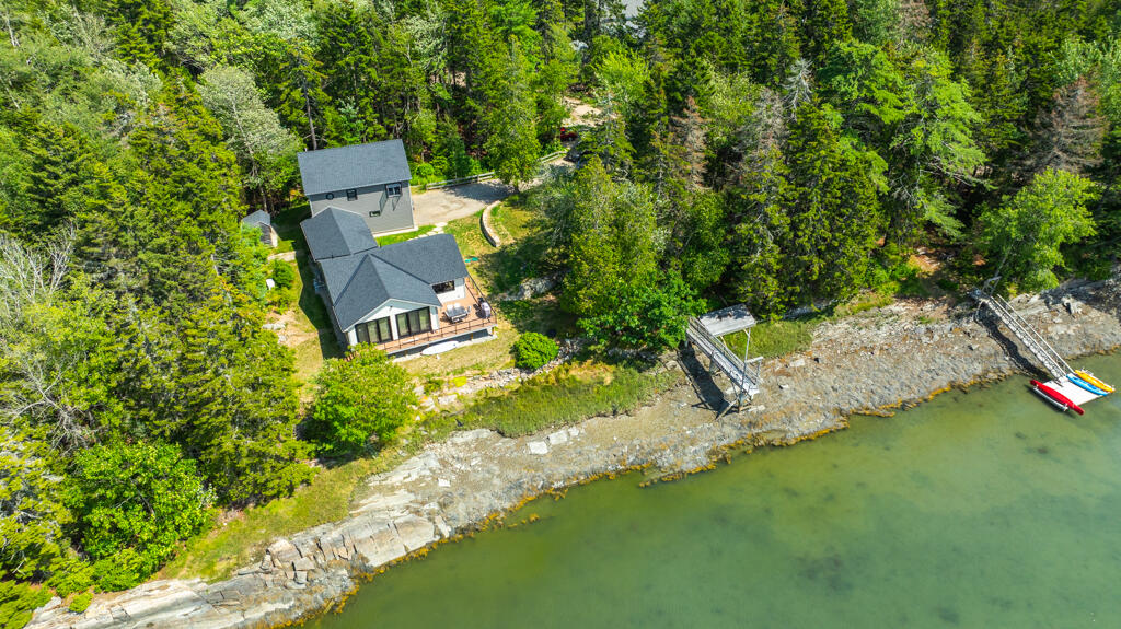 22 Little Crow Point Property Photo 2