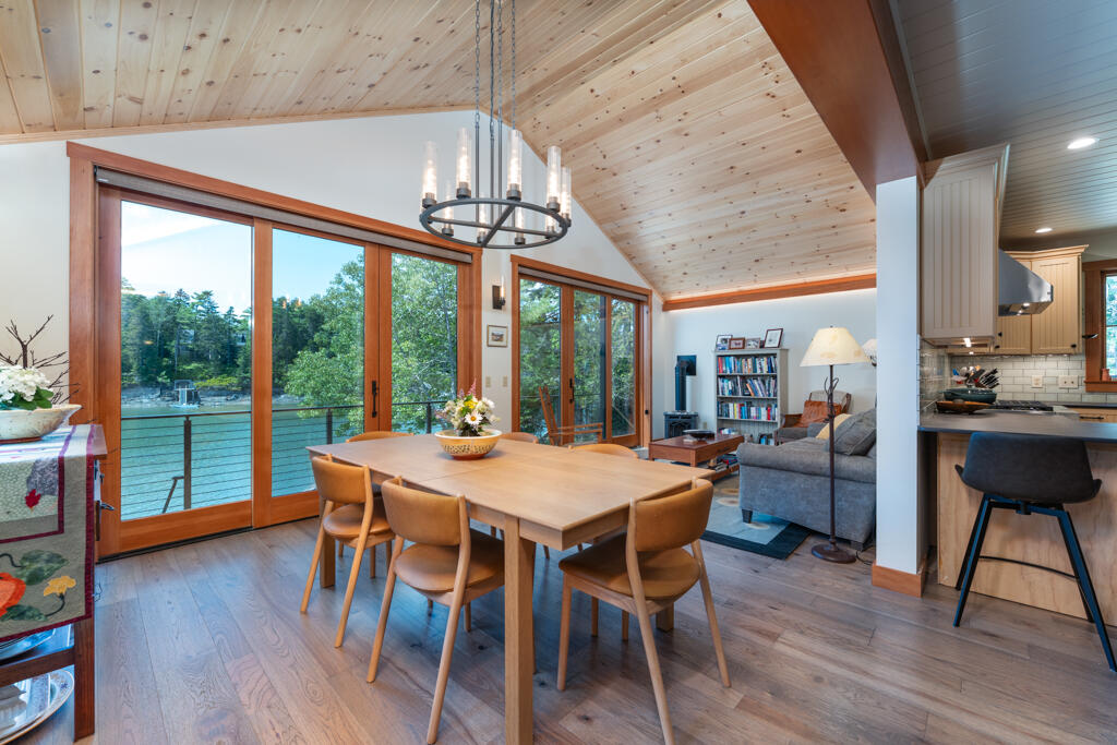 22 Little Crow Point Property Photo 15
