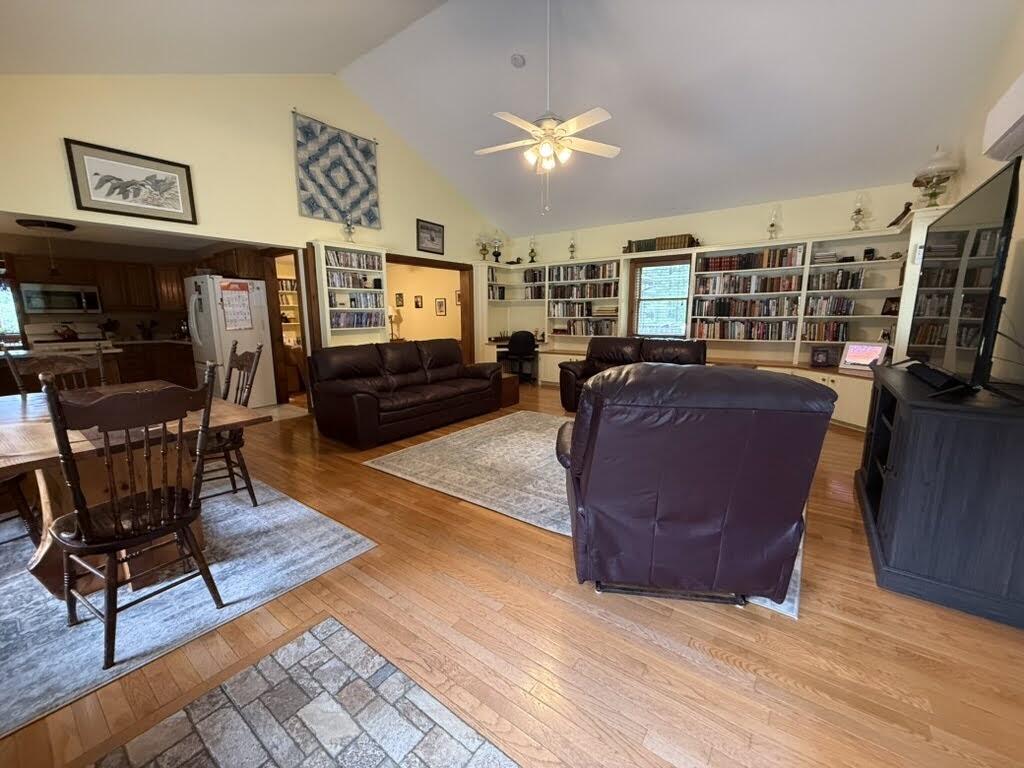 10 Penny Lane Property Photo 17