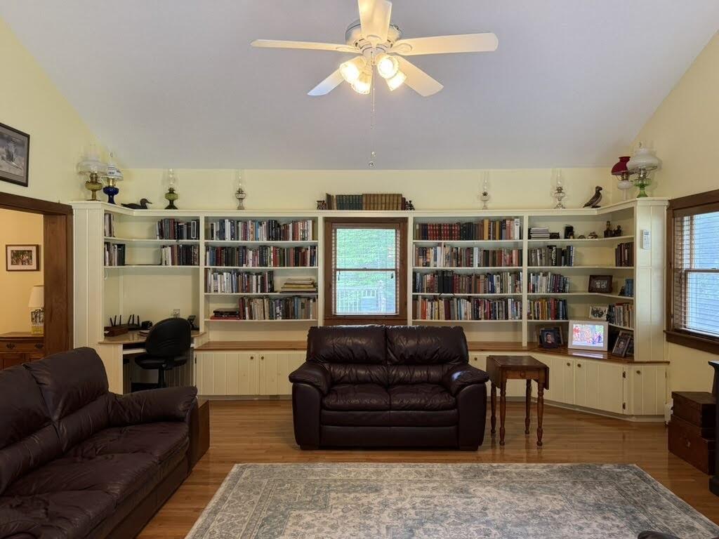10 Penny Lane Property Photo 18