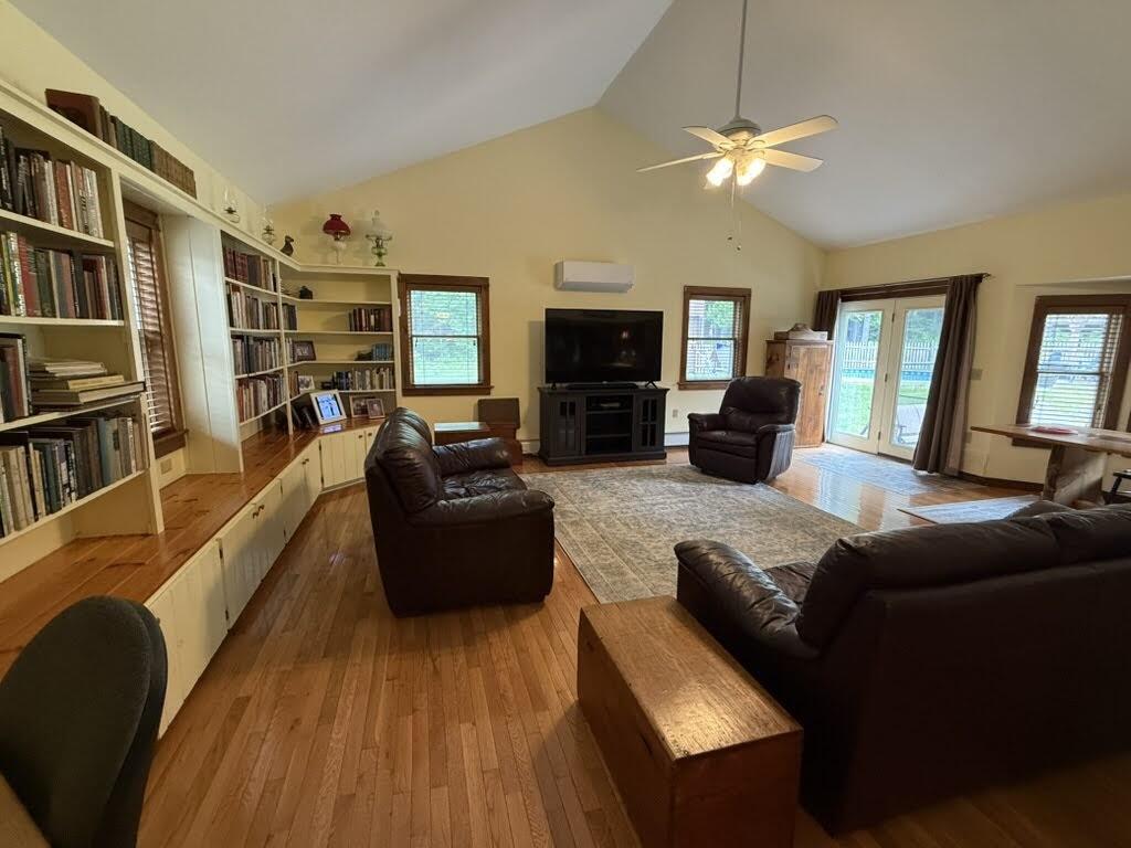 10 Penny Lane Property Photo 22